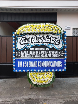 Papan Bunga Duka di Lahundape